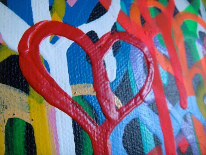 Corazón pintado en lienzo